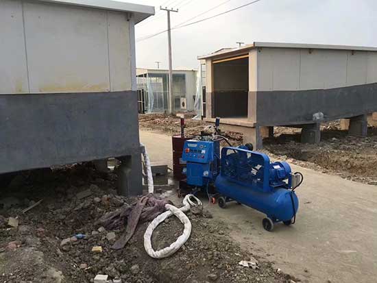 聚氨酯泡沫:完美機(jī)電性能的秘密(圖1) 聚氨酯材料噴涂設(shè)備