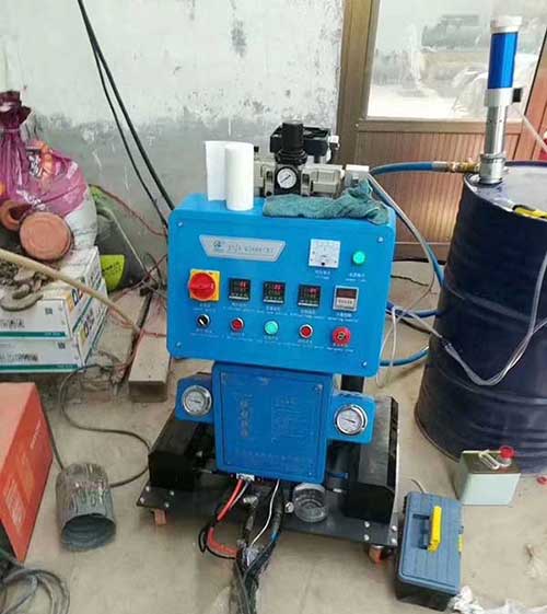 糧倉(cāng)聚氨酯保溫專用噴涂機(jī)(圖1) Q2600糧倉(cāng)聚氨酯保溫專用噴涂機(jī)